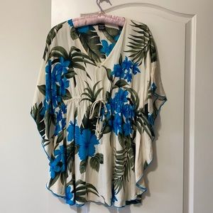 Cute Hawaiian beach/pill cover up. Nice colors.